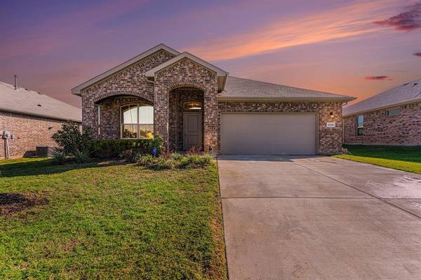 1416 Pleasanton Road, Cleburne, TX 76033