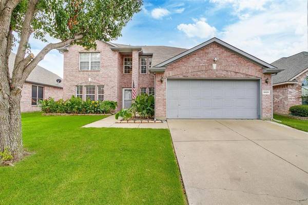 5629 Robins Way, North Richland Hills, TX 76180