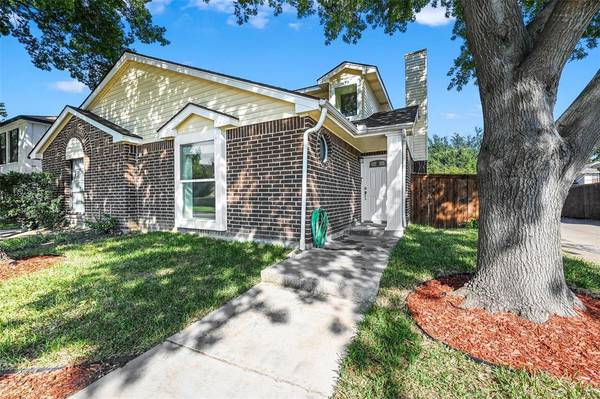 5539 Whisper Glen Drive, Arlington, TX 76017