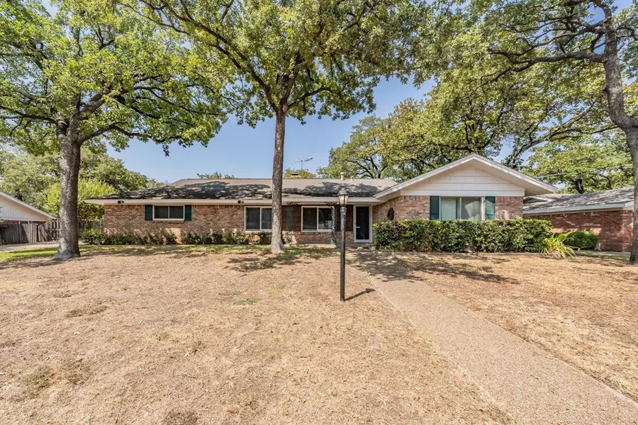 708 W Cheryl Avenue, Hurst, TX 76053