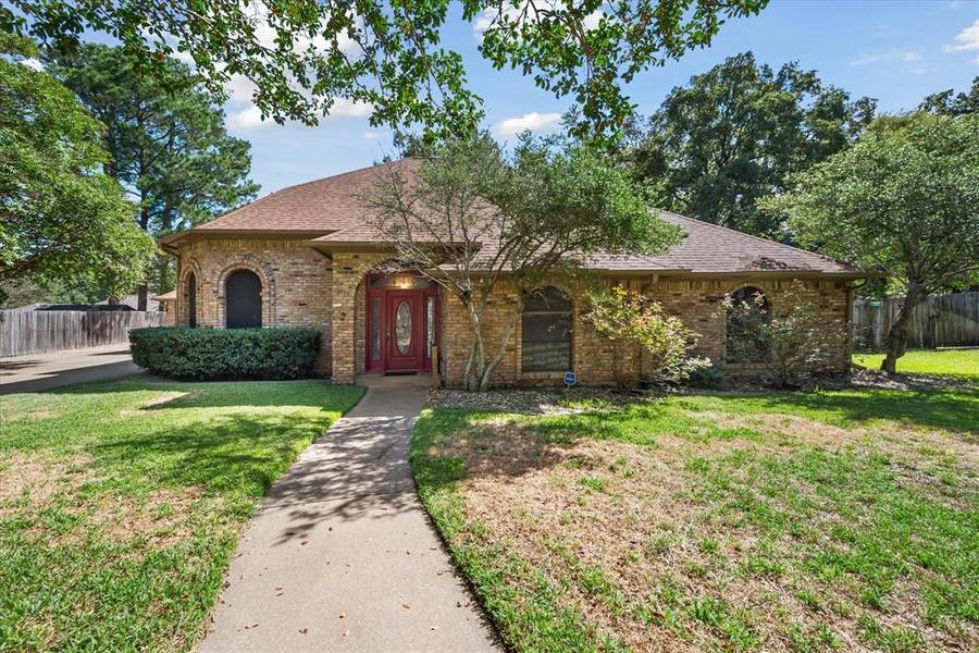 1121 Hillside Drive, Athens, TX 75751