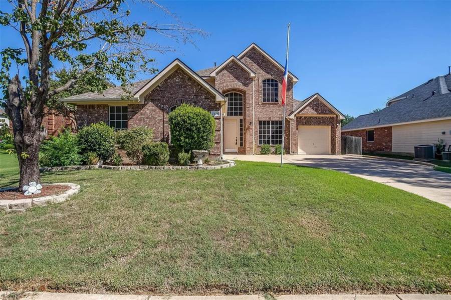 2214 Forest Creek Drive, Mansfield, TX 76063