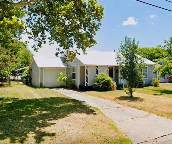 1006 Gladney Street, Gainesville, TX 76240