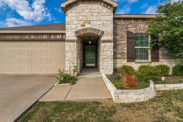 117 Waxberry Drive, Fate, TX 75189