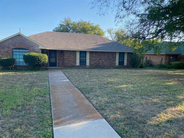 730 Lindenwood Drive, Lancaster, TX 75134