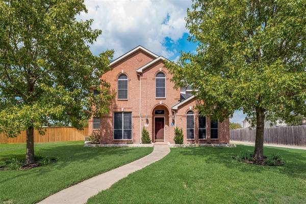 3305 Lochwood Drive, Mesquite, TX 75181