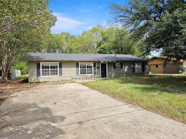 921 Alabama Street, Sulphur Springs, TX 75482