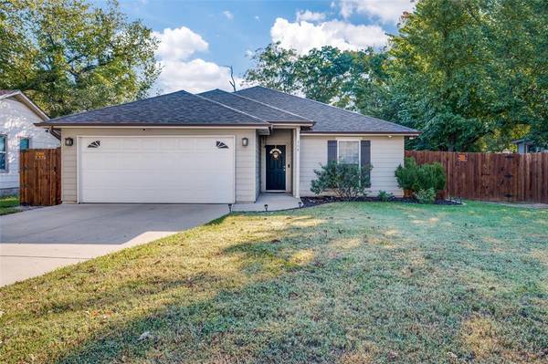 308 Harrison Lane, Hurst, TX 76053