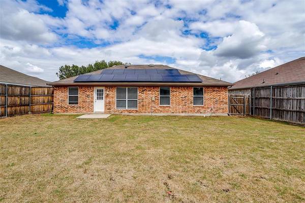 545 Cambridge Drive, Saginaw, TX 76179