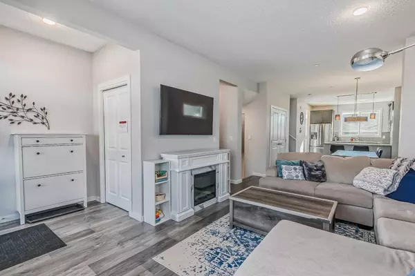 Calgary, AB T3P1K4,784 Livingston HL NE