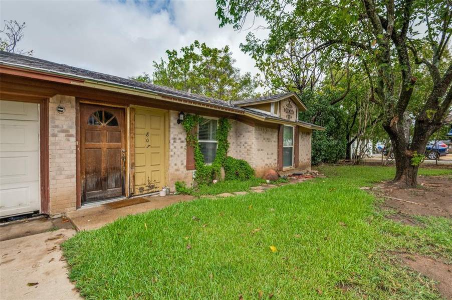 807 Crockett Street, Midlothian, TX 76065