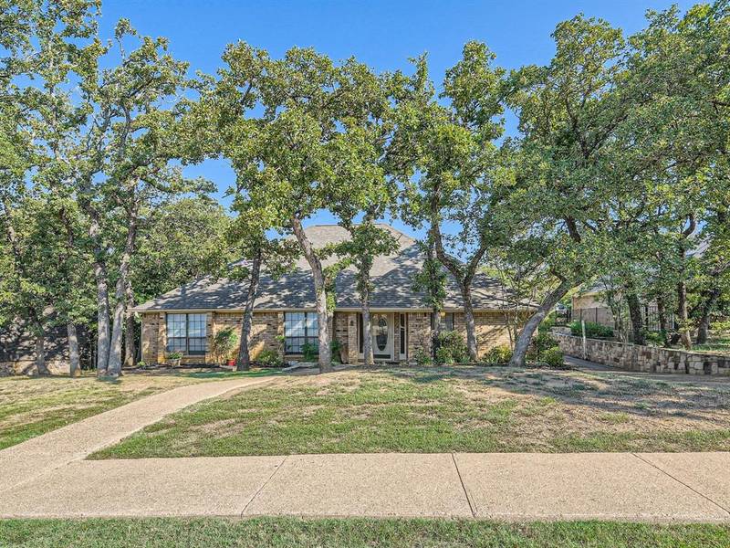 1521 Donna Lane, Bedford, TX 76022