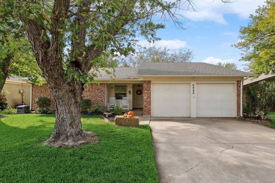 6640 Greenacres Drive, Watauga, TX 76148