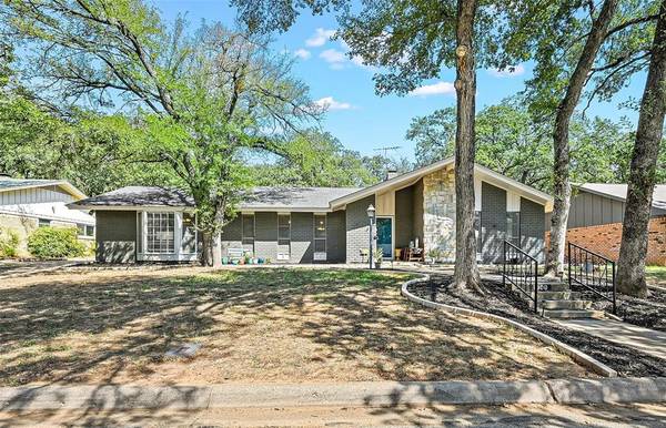 1308 W Redbud Drive, Hurst, TX 76053