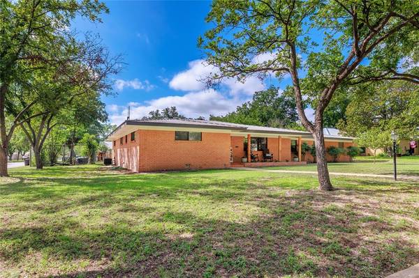 Brady, TX 76825,603 W 14th Street