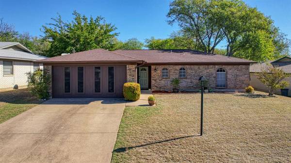 401 Rolling Hills Drive, Aledo, TX 76008