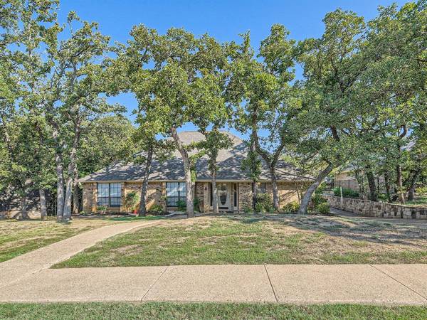 1521 Donna Lane, Bedford, TX 76022