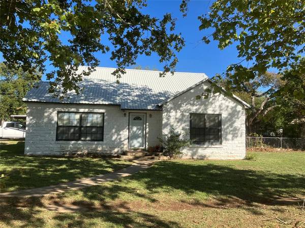 516 N Main Street, Cross Plains, TX 76443