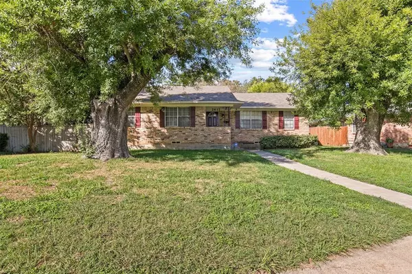 2617 Blanton Street, Dallas, TX 75227