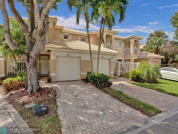 2220 NW 171st Ter, Pembroke Pines, FL 33028