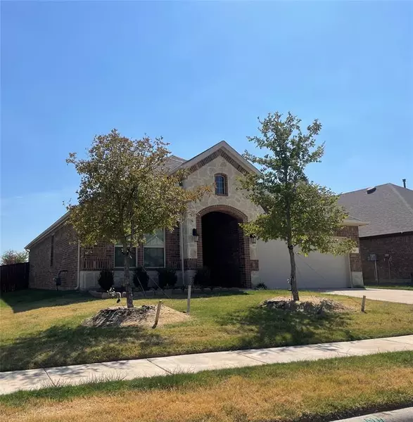 816 Brittany Drive, Anna, TX 75409