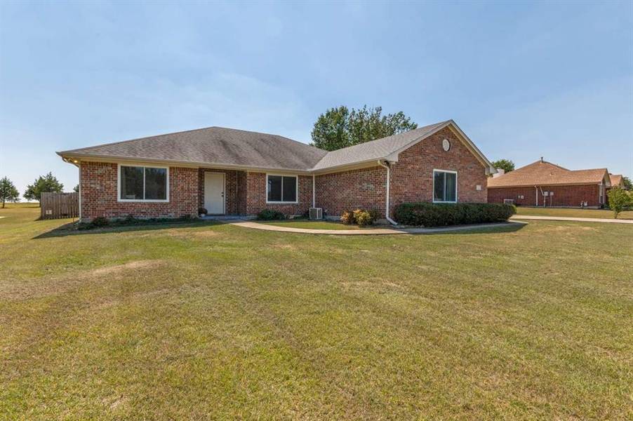 840 Meadow Lark Lane, Red Oak, TX 75154