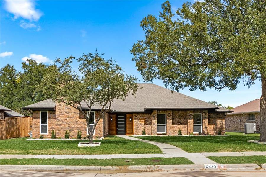 2225 Southern Circle, Carrollton, TX 75006