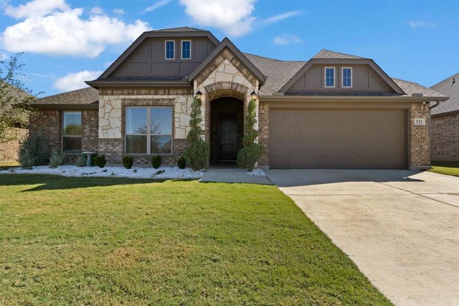 533 Molly Lane, Keene, TX 76059