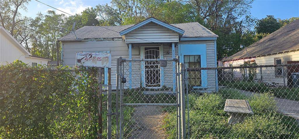 4015 Spring Avenue,  Dallas,  TX 75210
