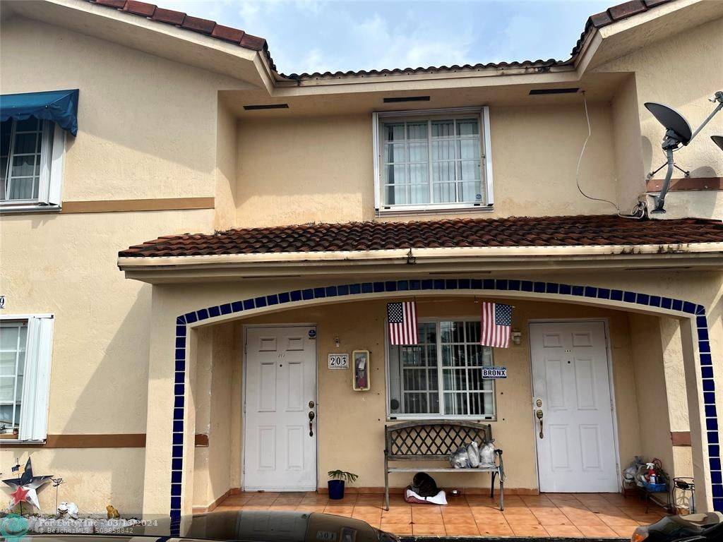 Hialeah Gardens, FL 33016,10009 W Okeechobee Rd  #203