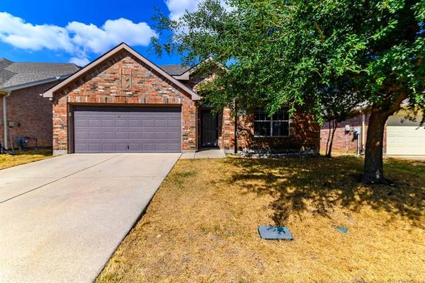 420 Mystic River Trail, Fort Worth, TX 76131