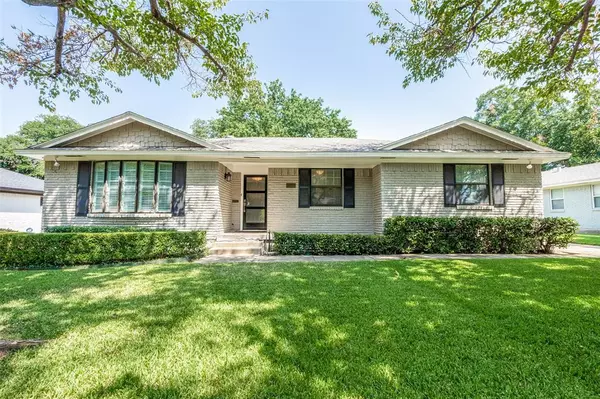 8463 Swift Avenue, Dallas, TX 75228