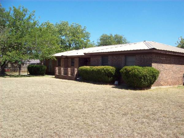 200 S High Point Drive, Ranger, TX 76470