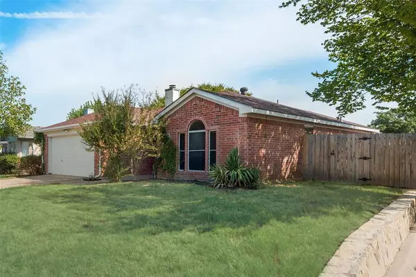 5619 Alicante Drive, Arlington, TX 76017