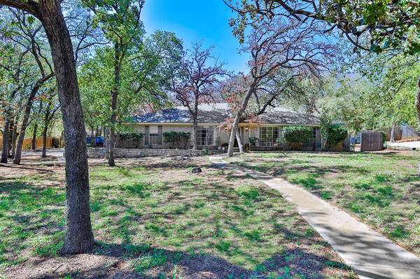 1013 Oakwood Circle, Keller, TX 76248