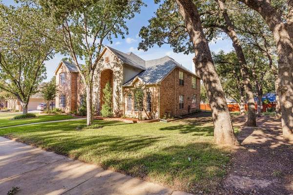 801 Whitetail Deer Court, Crowley, TX 76036