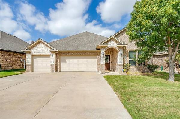 1632 Yukon Drive,  Burleson,  TX 76028