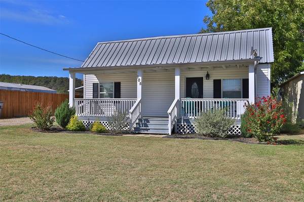 105 Pine Street, Gordon, TX 76453