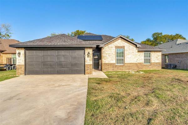 1421 Avenue A, Grand Prairie, TX 75051