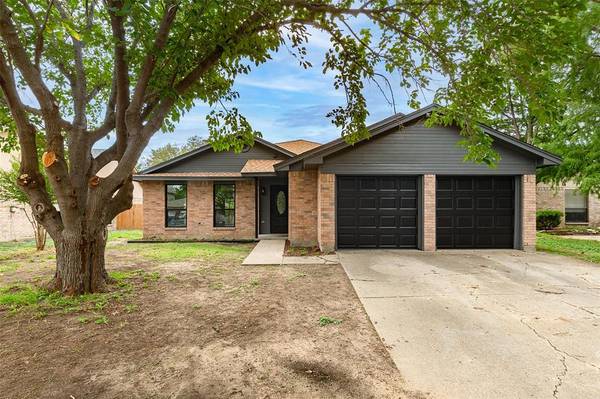 428 Rifleman Trail, Arlington, TX 76002