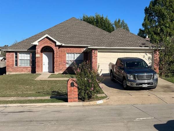 8119 Modesto Drive, Arlington, TX 76001