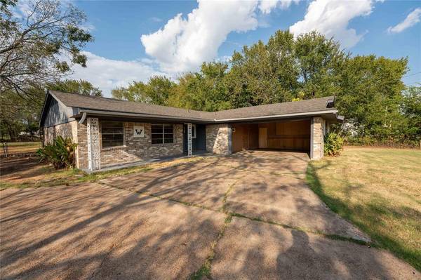 412 Halesboro Road, Bogata, TX 75417