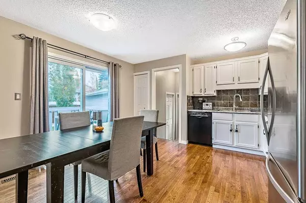 Calgary, AB T2Z 1M2,116 Mckerrell Close SE