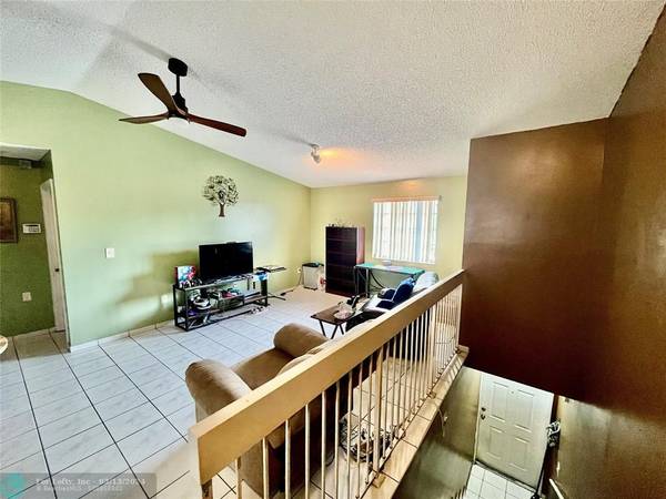 Hialeah Gardens, FL 33016,10009 W Okeechobee Rd  #203