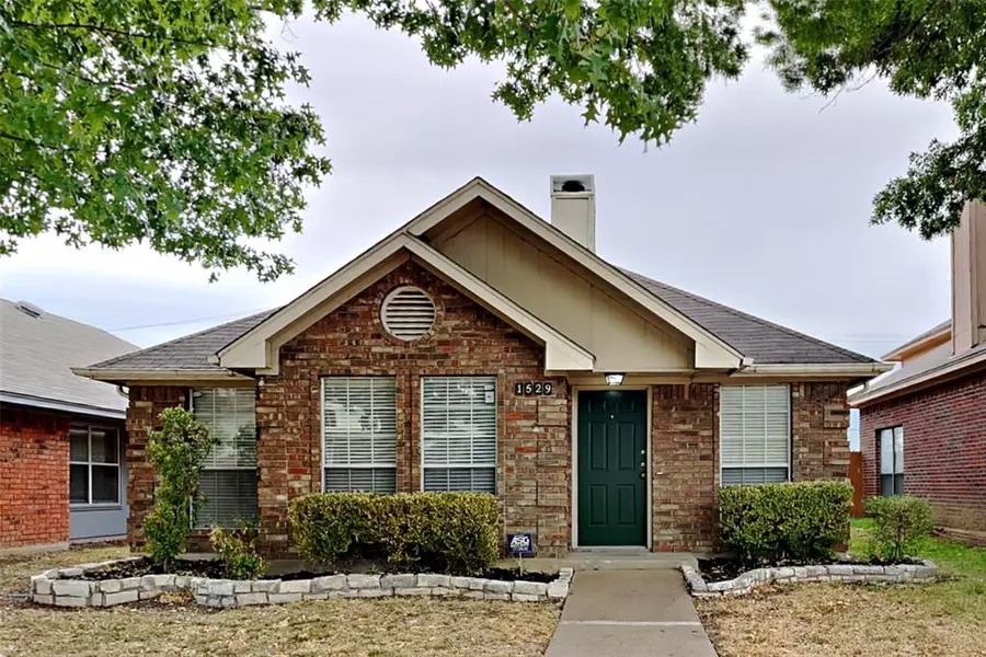 1529 Ranchview Lane, Carrollton, TX 75007