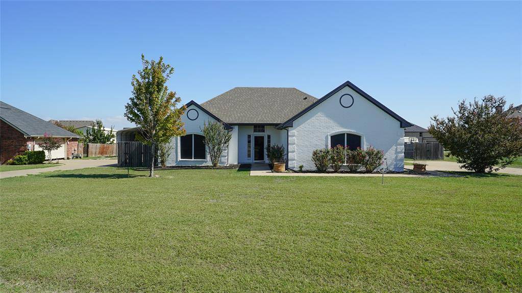 206 Country Meadows Drive, Waxahachie, TX 75165