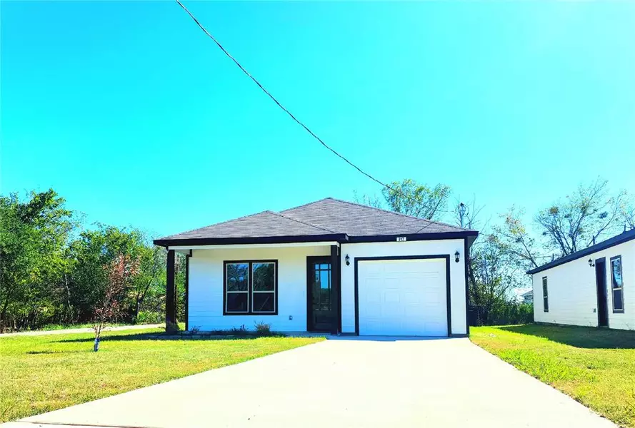 917 E 11th Avenue, Corsicana, TX 75110