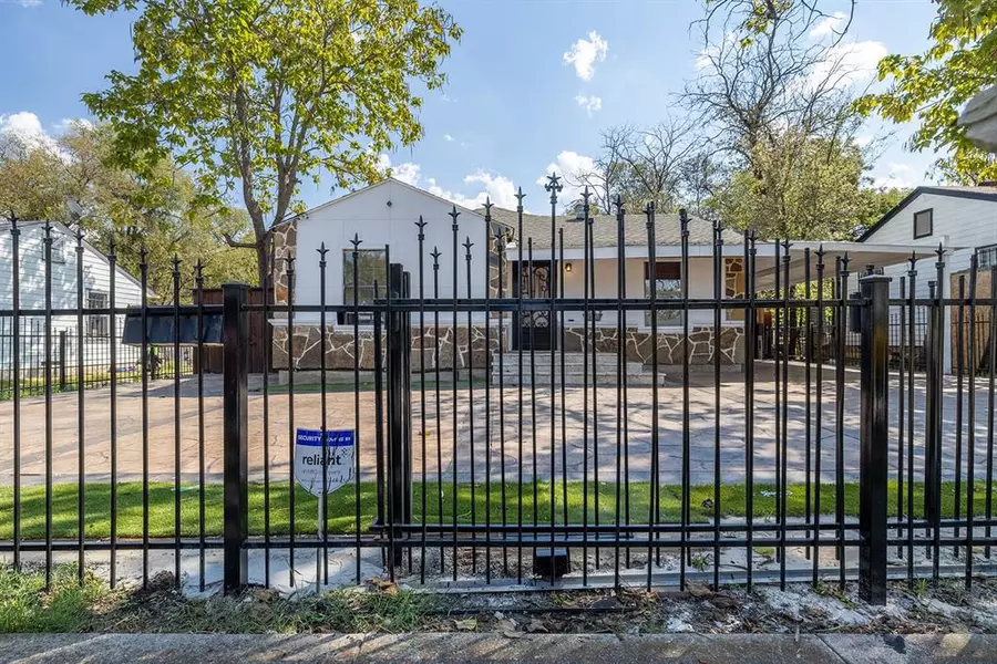 2726 Locust Avenue, Dallas, TX 75216