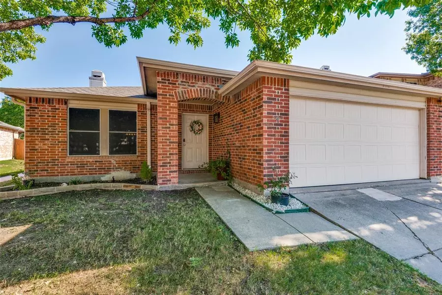 2512 Red Oak Drive, Little Elm, TX 75068