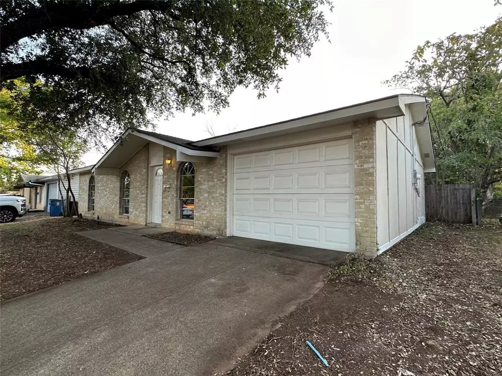 Lewisville, TX 75067,952 Elmwood Drive